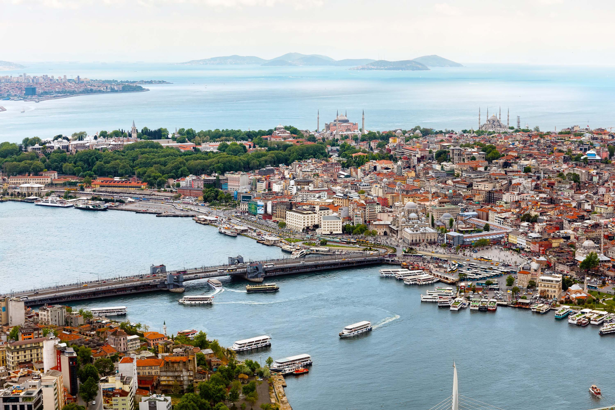 Major Guided Tour Destinations are around the old town Istanbul and Bosphorus Strait